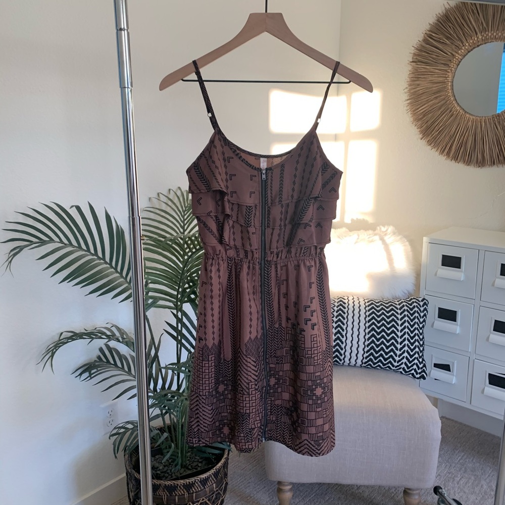 🪴$5/25🪴 Xhilaration Mauve Tiered Ruffle Zip Front Printed Dress Small